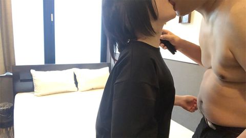 ふゆ18歳・生・顔射。声も小さいキョドりまくりの童顔ちゃん。30歳上のおじさんと付き合う宣言！（011）