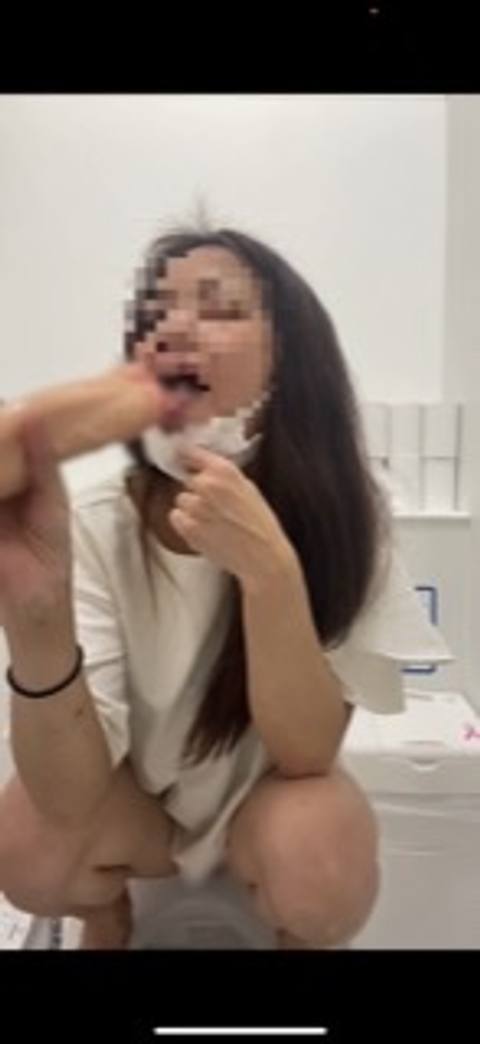【ド淫乱　素人人妻　　ご主人様から新しいディルドのプレゼント】腕ほどの太さのディルドをおまんこへ　オナニー　人妻　個人撮影
