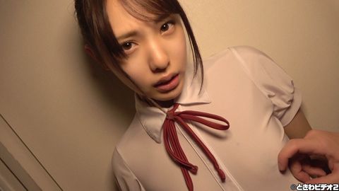 ♥新撮♥【中出し】都内 **18YO 破壊*抜群のめちゃカワはなちゃん②　コスプレイチャラブSEXで中出し！神フェラ顔おまけ動画収録！