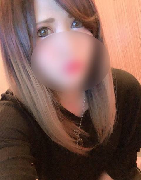 【顔出し・NTR】 生ハメされながら電話『タクヤごめん、こっちの方が気持ち良い♥』パイパンに***中出し【個撮・無修正】特典有