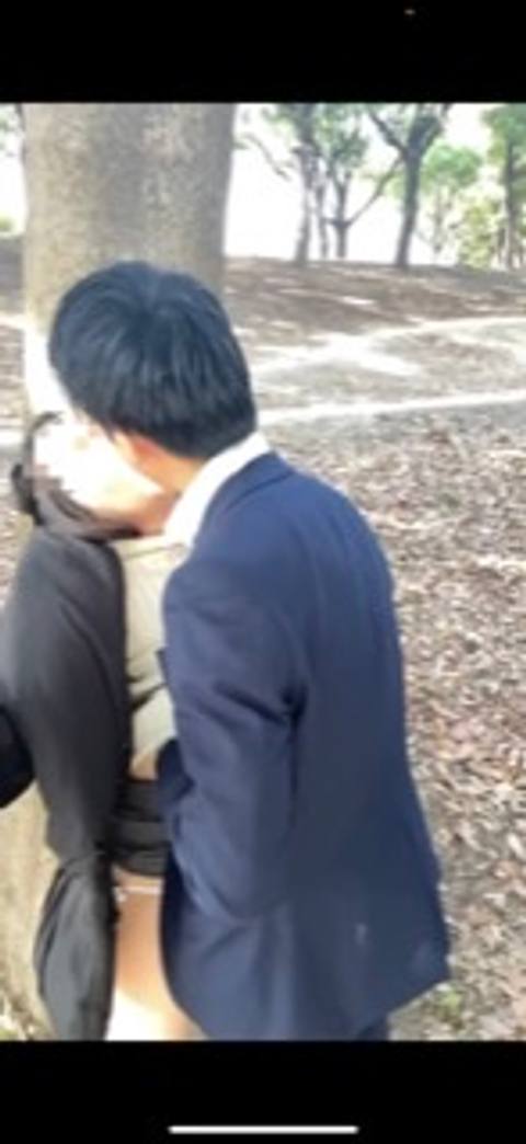 【永久保存版】ご主人様の後輩と昼間の公園で露出プレイ撮影①　放置プレイ　野外露出　指マン　寝取られ　オナニー　他人棒　NTR  セルフ撮影　　ベロキス　露出散歩