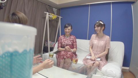 【個人撮影】ドレスモデルの撮影中に電マ責めされて大量潮〇き！