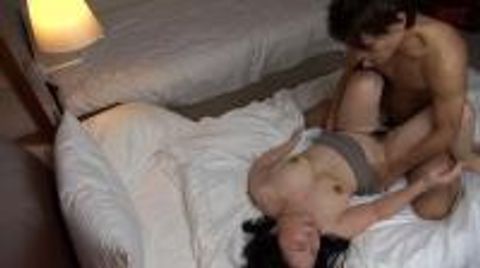 出張マッサージの美熟女をエロい気分にさせてセックス34