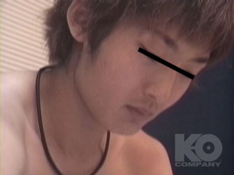 【STUDIO GIGOLO】 	スジ筋君がオナニー発射！スタッフのアナル責めに悶絶！