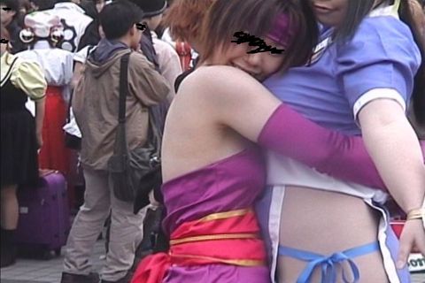 [ 個撮][HD]露出度ゲキアツ♡ヌケるきわどいコスプレイヤーｗクイコミ胸の谷間わきの下エロエロ♡