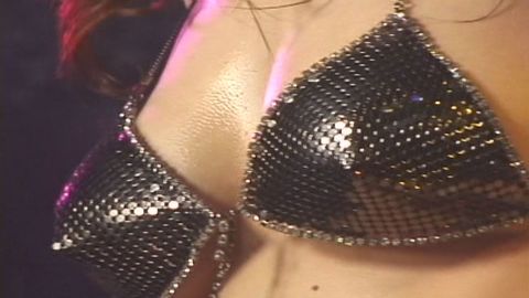 【ＨＤ動画】巨乳美脚モ○ルセクシーダンス！おっぱいとかお尻をペロペロしたくなる接写動画ｗ