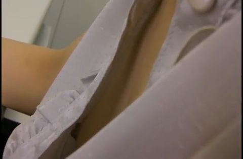 ＯＬさんの無防備なブラウスの隙間からこぼれたコリコリ乳首**　６　SNS-518