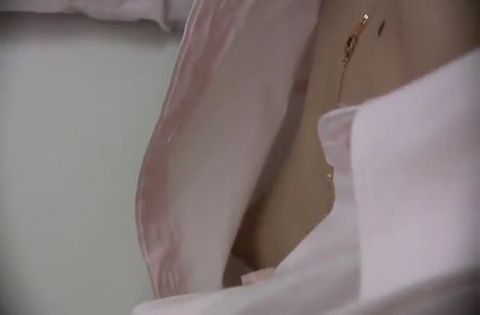 ＯＬさんの無防備なブラウスの隙間からこぼれたコリコリ乳首**　６　SNS-518