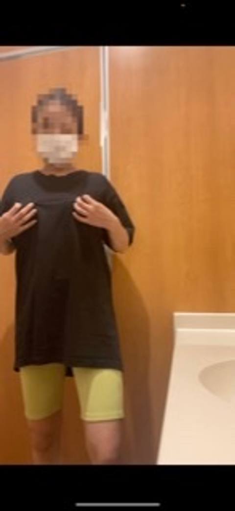 【素人人妻素人　ランニング後そのまま施設でトイレオナニー】誰がきてもおかしくないトイレの手洗い場で露出オナニー　個人撮影　パイパン