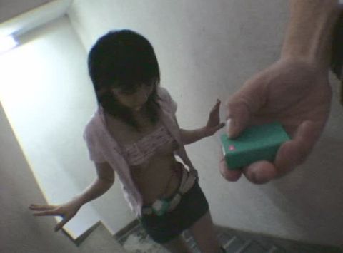 人妻失格　「あなたごめんなさい…　私、浮気します…」　素人妻２名　その４