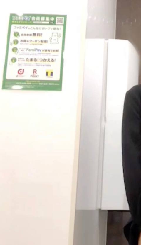 〈Ⓙ〇自撮り〉@2**@　ファミリーマートのトイレでディルドオナニーしちゃいました、、店内の音がリアルに聞こえてて、外で男の人が待っていたから絶対音聞こえちゃってました、、