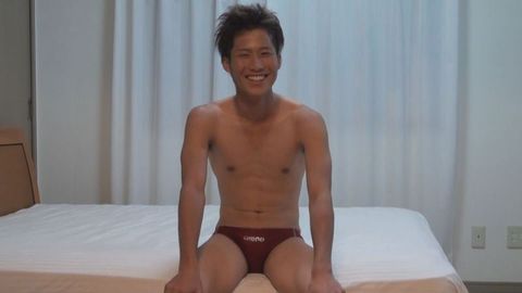 水泳部エース・颯が競パン横ずらしでコチコチのチンポをチャージアップ！