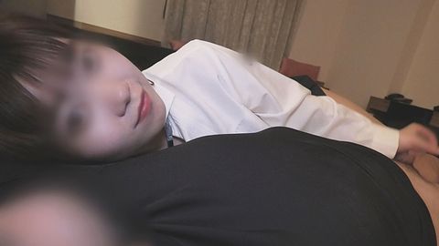 【人生初の生中出し】＜経験2人！激カワだけど恋愛下手***＞ほぼ未使用の超～きつきつオマンコｗガチで痛がる膣奥に大量ザーメン出しちゃいました！