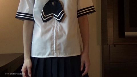 セーラー服で黒いパンストを履くところを横からと真下から（ナプキン付パンティ） [フルHD]