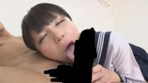 【おぼこい美**】小さなお口で一生懸命。お口に出されてごっくん。