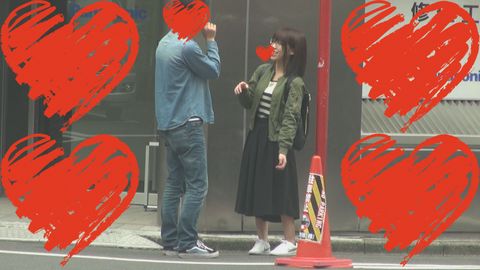 【素人動画】「コスプレモデルのバイトやりませんか？」と声を掛けのこのこついてきた小柄で地味なメガネっ*がスク水に着替えたらエロい身体をしていたので我慢出来ずにそのまま
