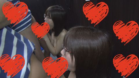 【素人動画】「コスプレモデルのバイトやりませんか？」と声を掛けのこのこついてきた小柄で地味なメガネっ*がスク水に着替えたらエロい身体をしていたので我慢出来ずにそのまま