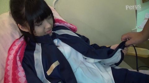 無邪気な貧乳**とホテルでエッチな遊び♪
