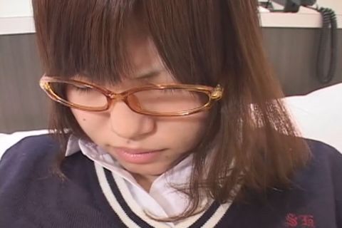 偏差値の高い才女!!! でも本当は・・・