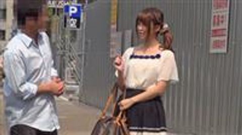 怪しすぎるオイルエステでオマンコが疼いてしまったOLは、エロマッサージ師のチンポを受け入れてしまう！