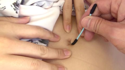 激レア!!【へそフェチ動画】★美央ちゃんのおへそを羞恥接写&イタズラ撮り