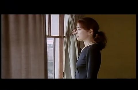 0119　喪服の女　崩れる