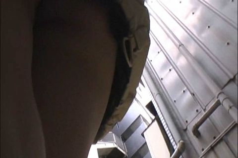 街撮見上げる生足**、**、OL