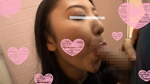 【個人撮影】Ｈカップの超爆乳！！巨乳*がトイレでエロ過ぎるフェラチオ！！