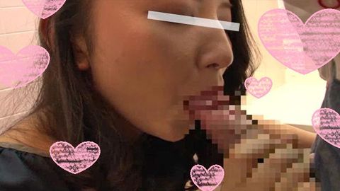 【個人撮影】Ｈカップの超爆乳！！巨乳*がトイレでエロ過ぎるフェラチオ！！