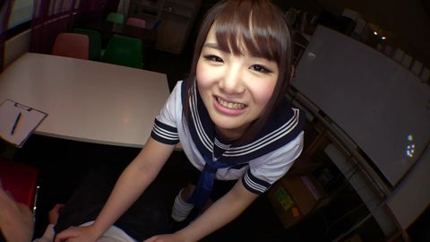清純★クルミちゃんの面接!!美白エッチなオッパイで‥ポインっ誘惑!!