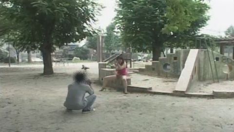 【野外露出】超街中露出プレイ！ドヘンタイすぎる素人*はオッパイマンコ丸出しＯＫ！！