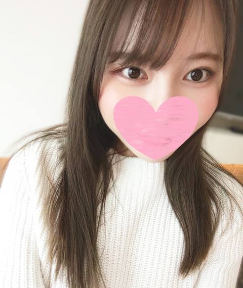 【無修正】おっとりなのに小悪魔な21歳大**。色白で透明感溢れる素肌とシミ付きパンティーがエロすぎる。ニコニコと表情を変えながらの焦らしフェラで誤射寸前、撮影困難