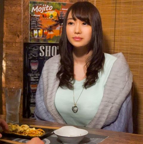 【個撮】【29歳 Ｈカップ 爆乳専業主婦 に中出し】女の性欲を飛躍的に増大させる**覚醒*****を出す出会い系居*屋　SEX依存症は生中率100%【個人・****】