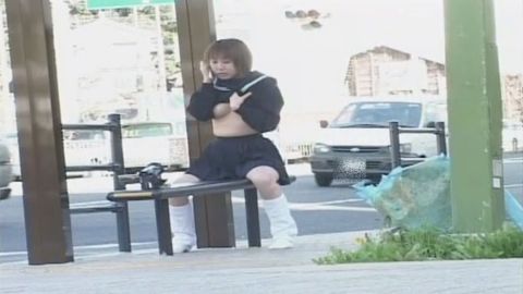 【野外露出】バス停オナニー！公園全裸ＳＥＸ！危険度200％のドヘンタイプレイ！！