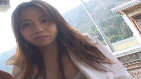 【野外露出】続・不倫若妻ヘンタイ露出旅行駅でオナニー、フェラチオ！ホームの向こうでガン見の男が・・・！【おまけ動画付き】　