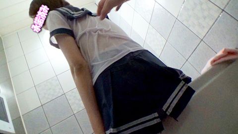 【個人撮影】美容師 ゆまちゃん 19歳 セーラー服で青春エッチ中出し♥めっちゃエロい女性美容師の卵が　セーラー服びしょ濡れで中出しされてビックンビックン跳ねて同時イキ！合法ハメ撮り【承諾済み】