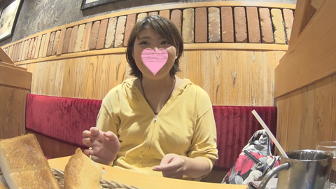 【無修正ｘ個人撮影】*乳が出る*持ち若妻！定職に就かないギャンブル夫の為に、家庭を支えるべく掲示板に助けを求めにきた【＃*乳】