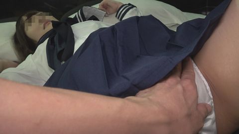【個人撮影・無修正】バイト先の後輩の友達をハメる