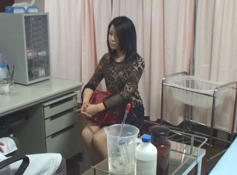 出会ったばかりの男の肉棒を受け入れてしまった浮気妻たち　その*　素人妻４名