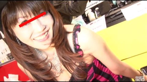 極エロキャンギャル23「空前の乳首ハミ出し事故！20cmの目の前でポ**！」