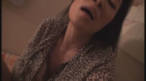 【自画撮り投稿】変態人妻達の見せつけディルドオナニー　08