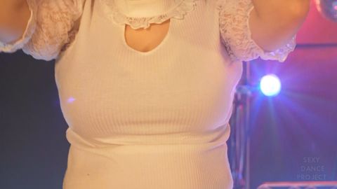 【素人・撮影会】恥じらう爆乳GAL！羞恥ダンスで汗かくわ～♪