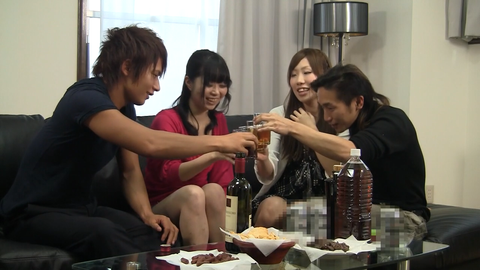 宅飲み乱交パーティ　*の*を借りて普段できないことをする大人たち
