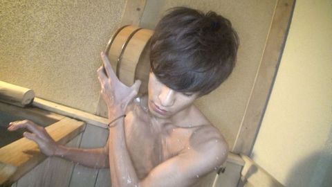 スリ筋全裸の健人に露天風呂でも悪戯敢行！