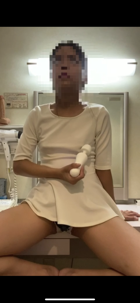 【人妻素人】鏡で自分の姿を見ながらアナニー　アナル　オナニー