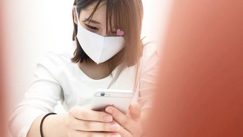 【**大生/パンチラ・胸チラ】エロ確定**大生：誘惑乳首ちゃんで抜いちゃいました【ゲームに夢中】【**大生剛毛パンチラ・胸チラ】色白ピンク乳首ちゃんのショートカット美