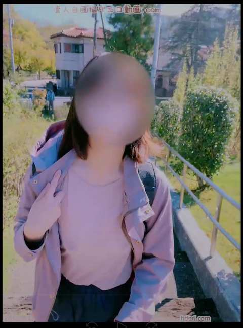 透けた乳輪を見て！野外露出でAV女優みたいに大胆に女体をネットに晒す