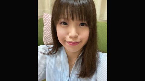 バイトのオンライン面接中に電マでオナニーする関西弁の女