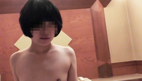 【続人間失格】ガリ勉真面目っこをさらにドエロ雌犬に仕込む。エロマンガみたいなクリトリスを晒してアヘ顔ダブルピース。生チンコしごきマシーンになってイキまくりの**と化す