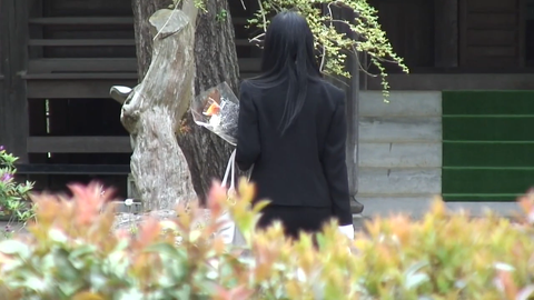 未亡人エレジー　墓場ですすり泣く未亡人を慰めセックスVol.2